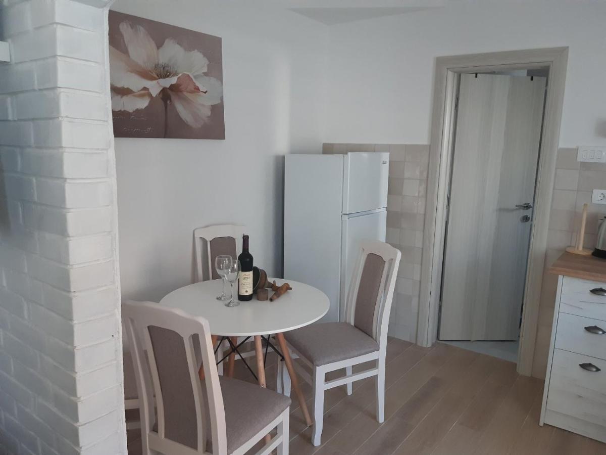 Old Marine House Apartment Tivat Bagian luar foto
