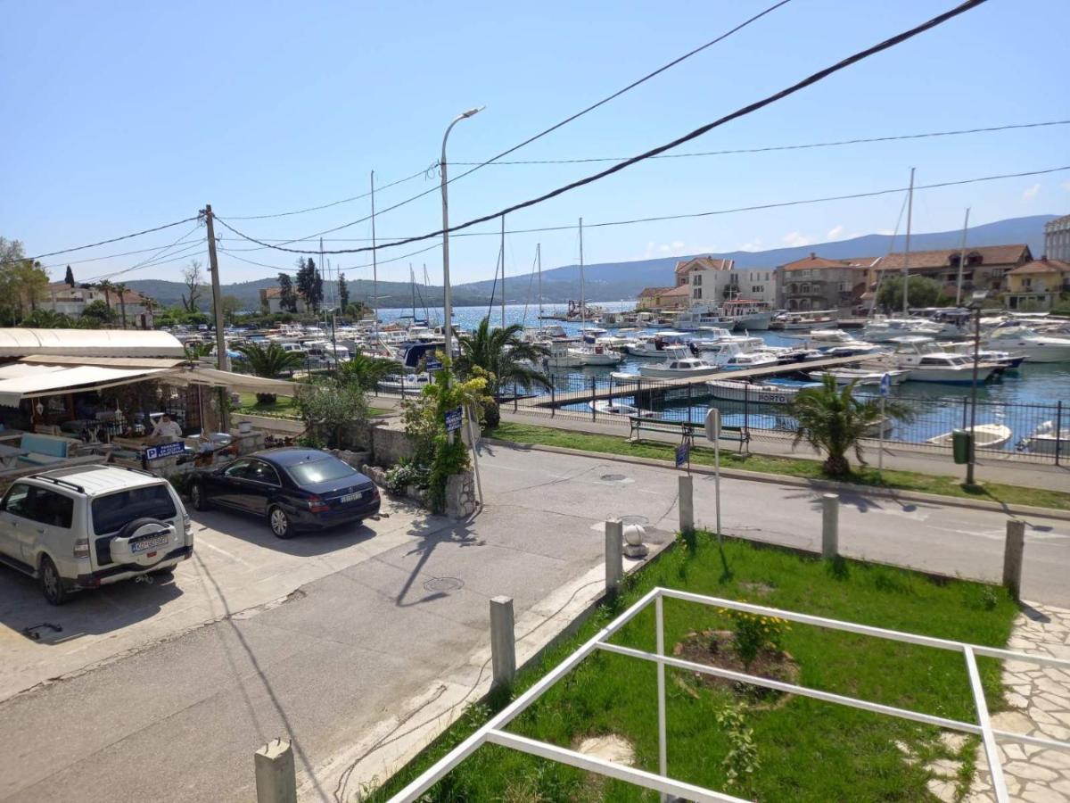 Old Marine House Apartment Tivat Bagian luar foto