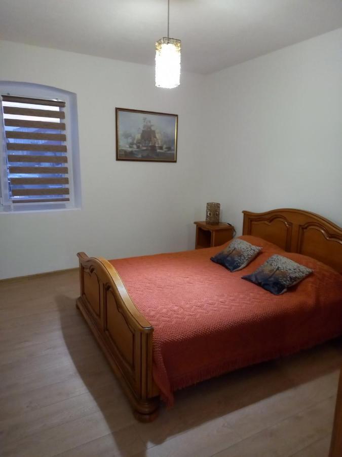 Old Marine House Apartment Tivat Bagian luar foto