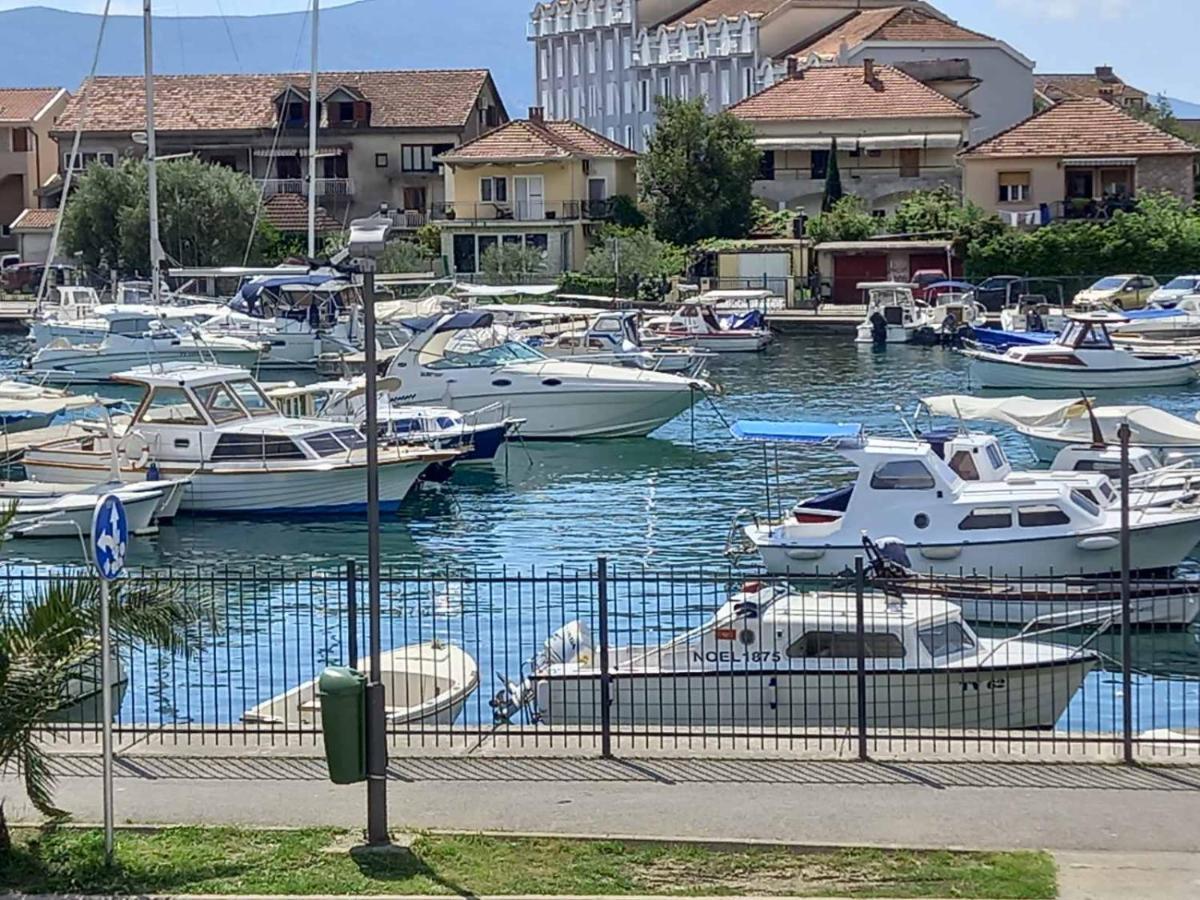 Old Marine House Apartment Tivat Bagian luar foto