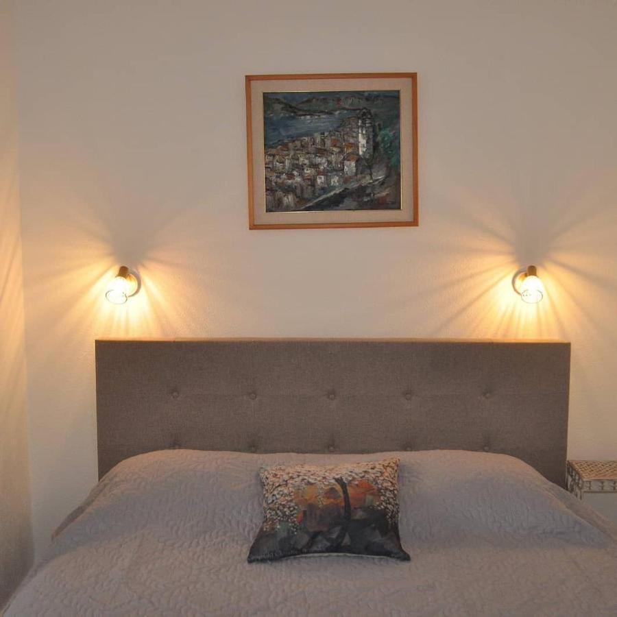 Old Marine House Apartment Tivat Bagian luar foto