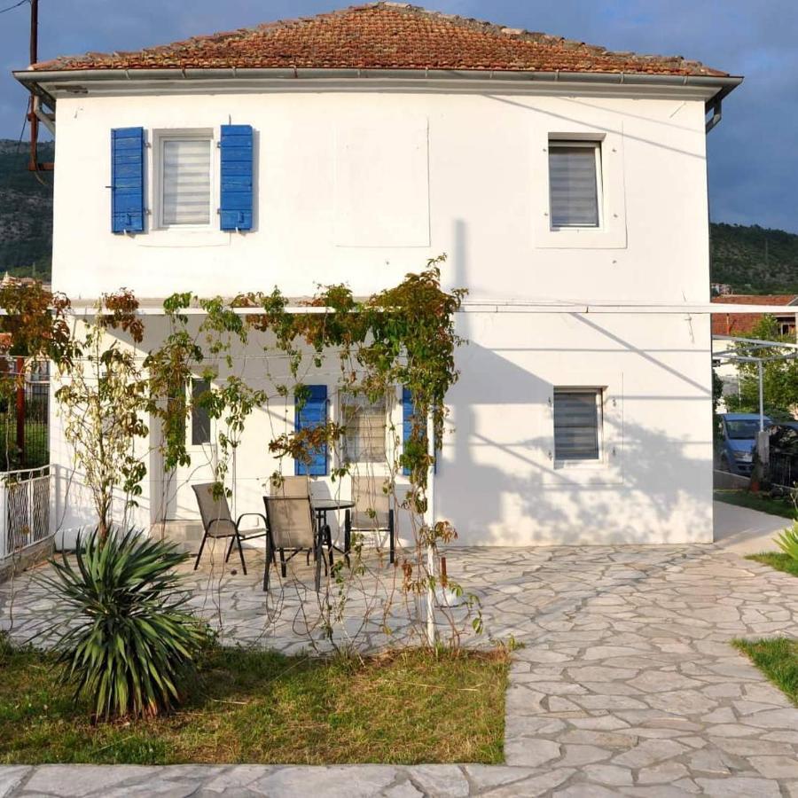 Old Marine House Apartment Tivat Bagian luar foto