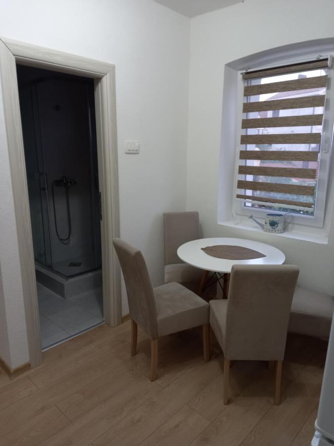 Old Marine House Apartment Tivat Bagian luar foto