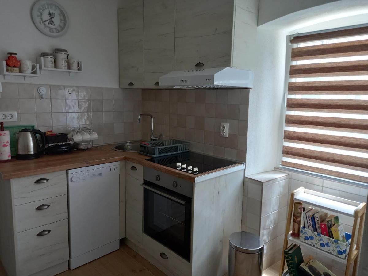 Old Marine House Apartment Tivat Bagian luar foto